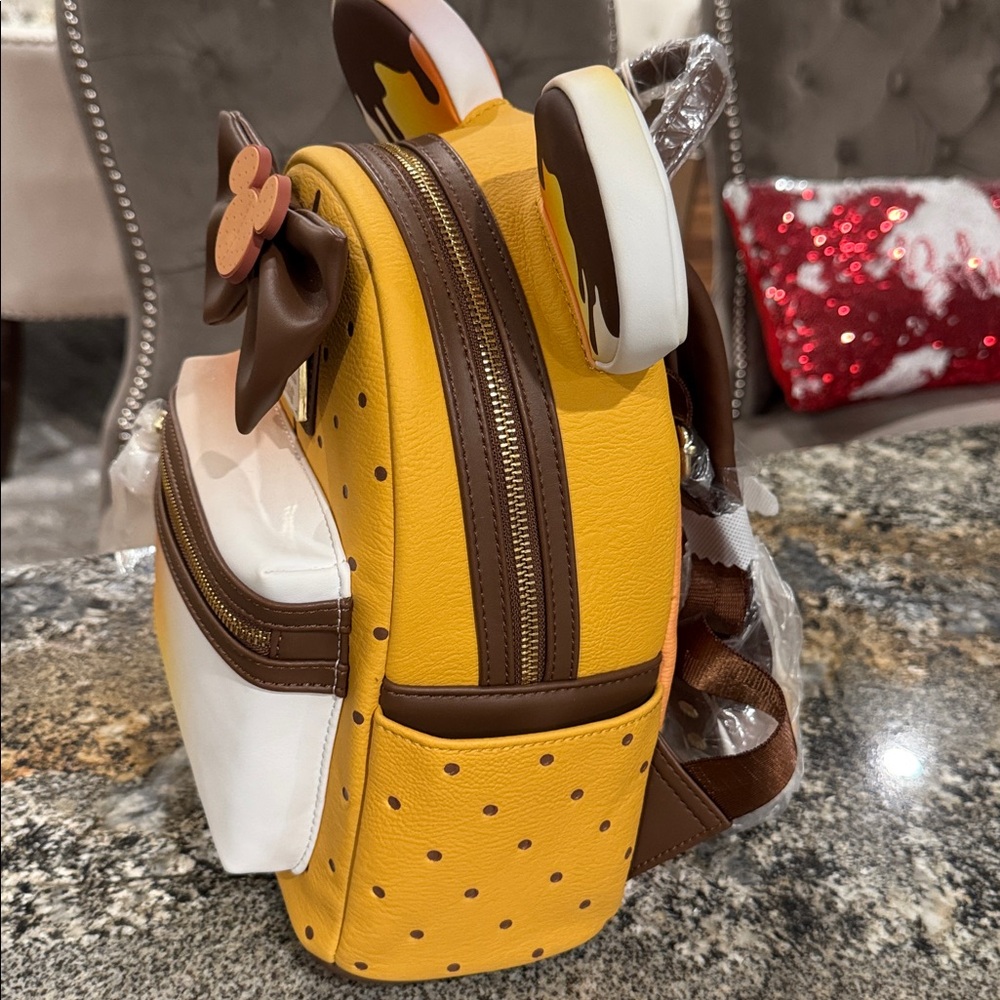 Disney Minnie Mouse S'mores SCENTED mini backpack. Exclusive Drop - Picture 5 of 11